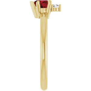 Heart-shaped garnet and diamond ring side profile in 14K yellow gold