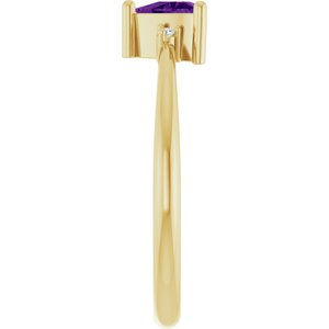 Trillion amethyst and diamond ring side profile in 14K yellow gold